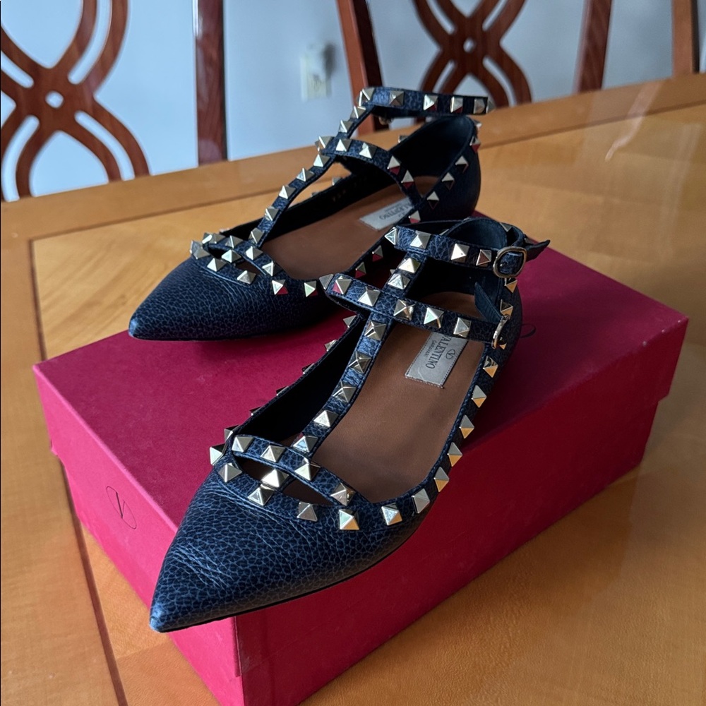 Valentino Garavani Studded Black Pointed  flat size7